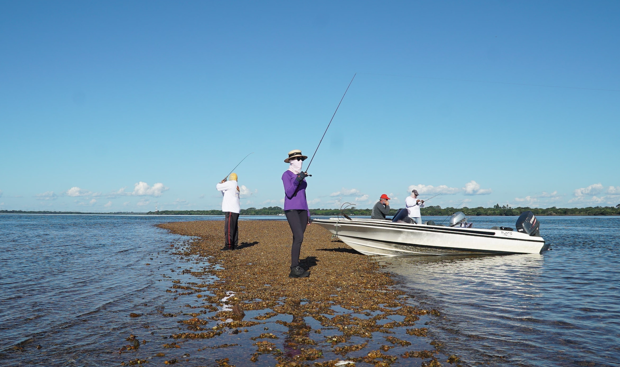 Apresentadora do programa de turismo da Fish TV, Laís mostra os melhores pontos de pesca