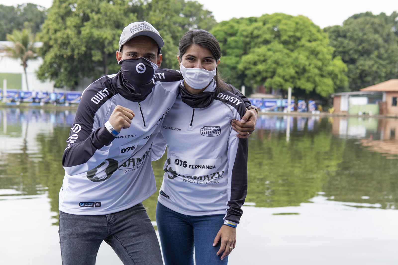 Casal pronto para a prova