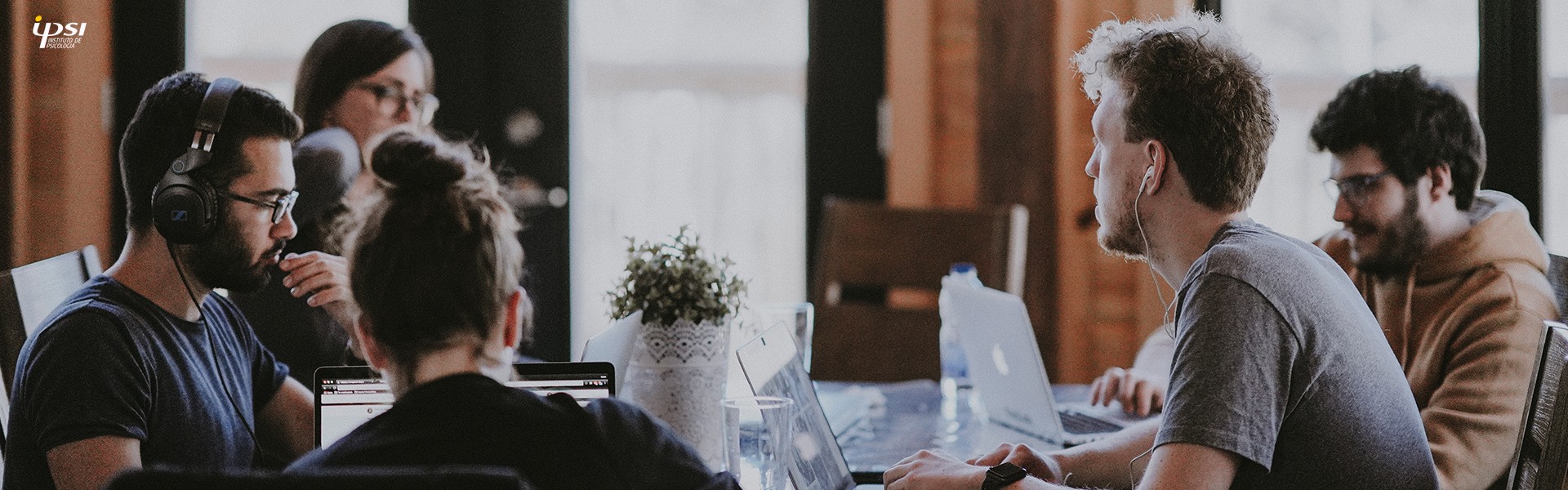 Janeiro Branco: por que empresas devem investir na saúde mental dos seus funcionários?