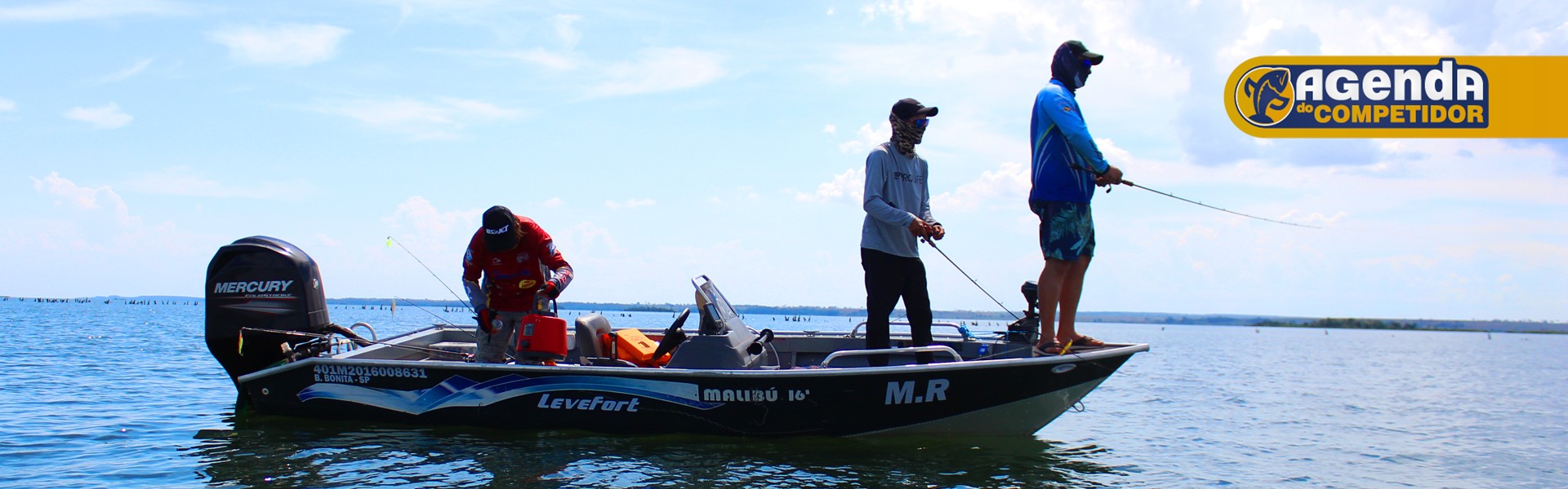 Equipe de pesca esportiva em ação