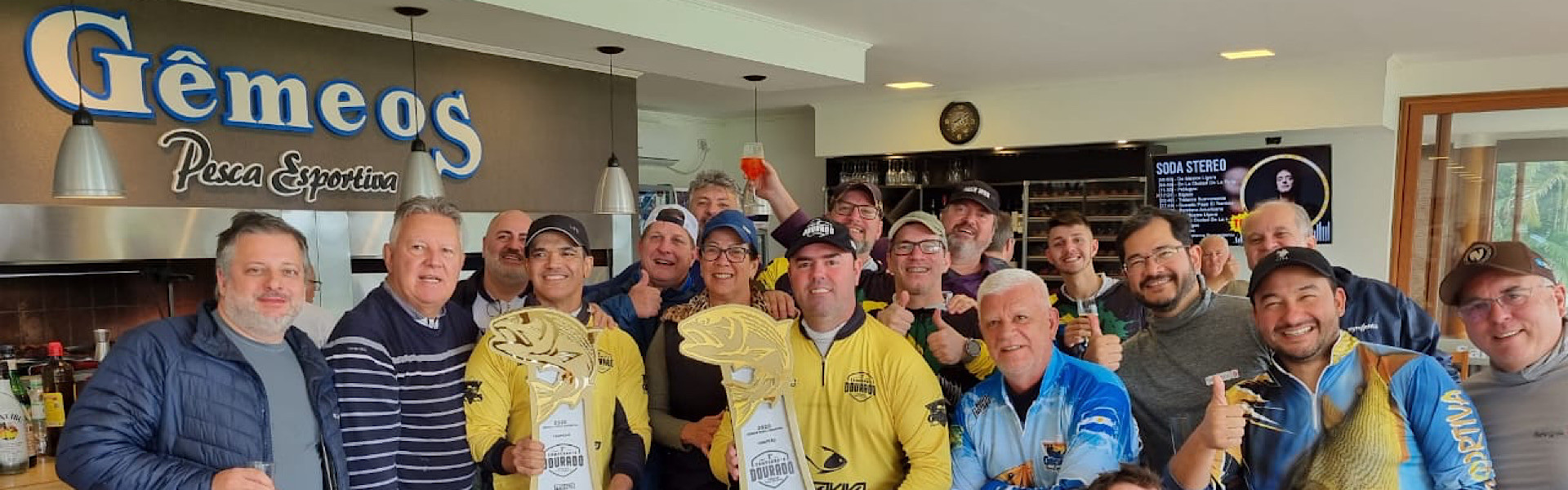 Campeões do Campeonato de Dourado Gêmeos Pesca Esportiva recebem troféu