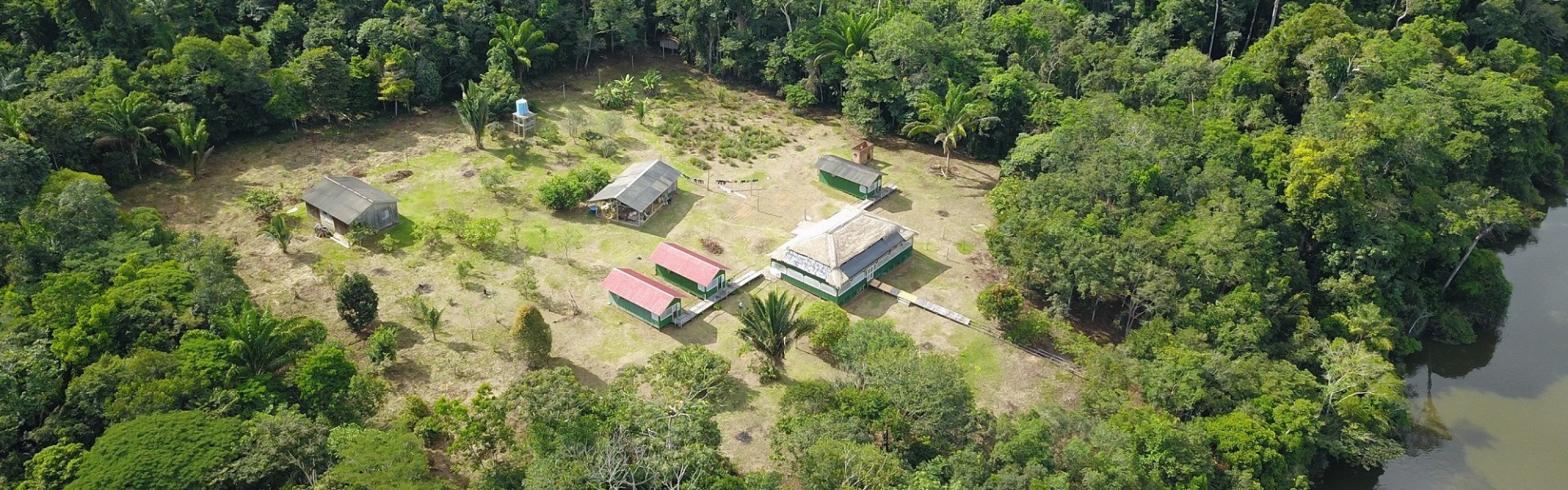 Visão aérea da Pousada Bararati Amazonas