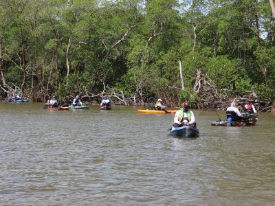 Competição de caiaques