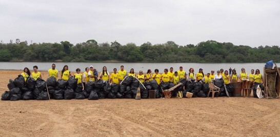 VOLUNTÁRIOS SE JUNTAM PARA LIMPAR BAÍAS MATO-GROSSENSES