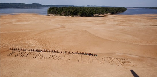 Índios lutam contra construção de hidrelétricas no rio Tapajós