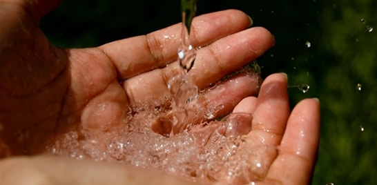 37% da água tratada foi desperdiçada em 2013 no Brasil