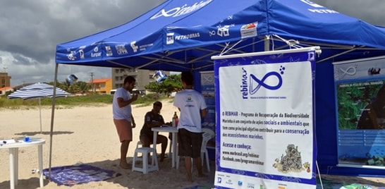 Conscientização da conservação marinha durante o carnaval na Ilha do Mel