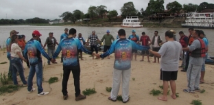 Cáceres realiza mutirão de Limpeza do rio Paraguai