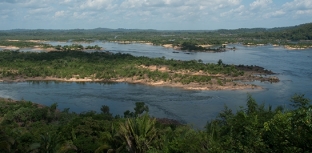 CONHEÇA A TRILHA EM MEIO A MATA DA POUSADA RIO XINGU