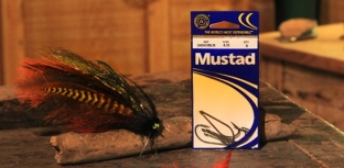 Pesca de mosca só se for com anzóis da Mustad