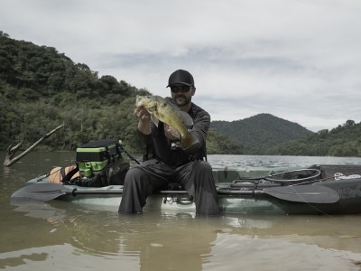 Zinho Sorocabano com tucunaré-amarelo de Juquiá