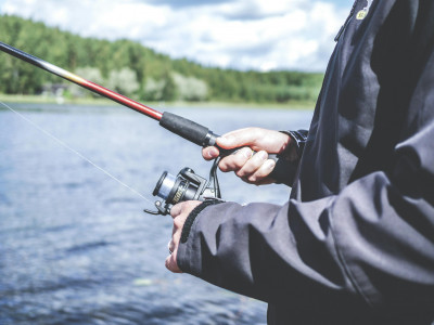 PESCA ESPORTIVA É DESTAQUE EM ESTUDO QUE APONTA IMPACTO DE US$206 BILHÕES NA ECONOMIA DOS EUA. Foto: Lum3n / Pexels.